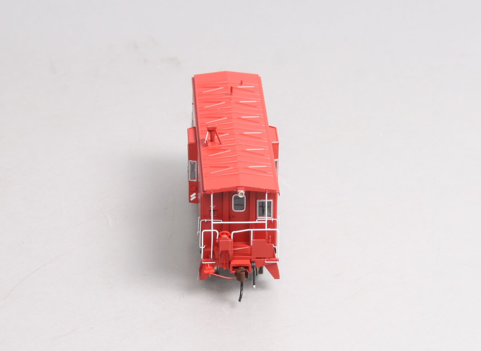 Athearn G63032 HO Genesis Western Pacific 481 Bay Window Caboose W/Lights#483