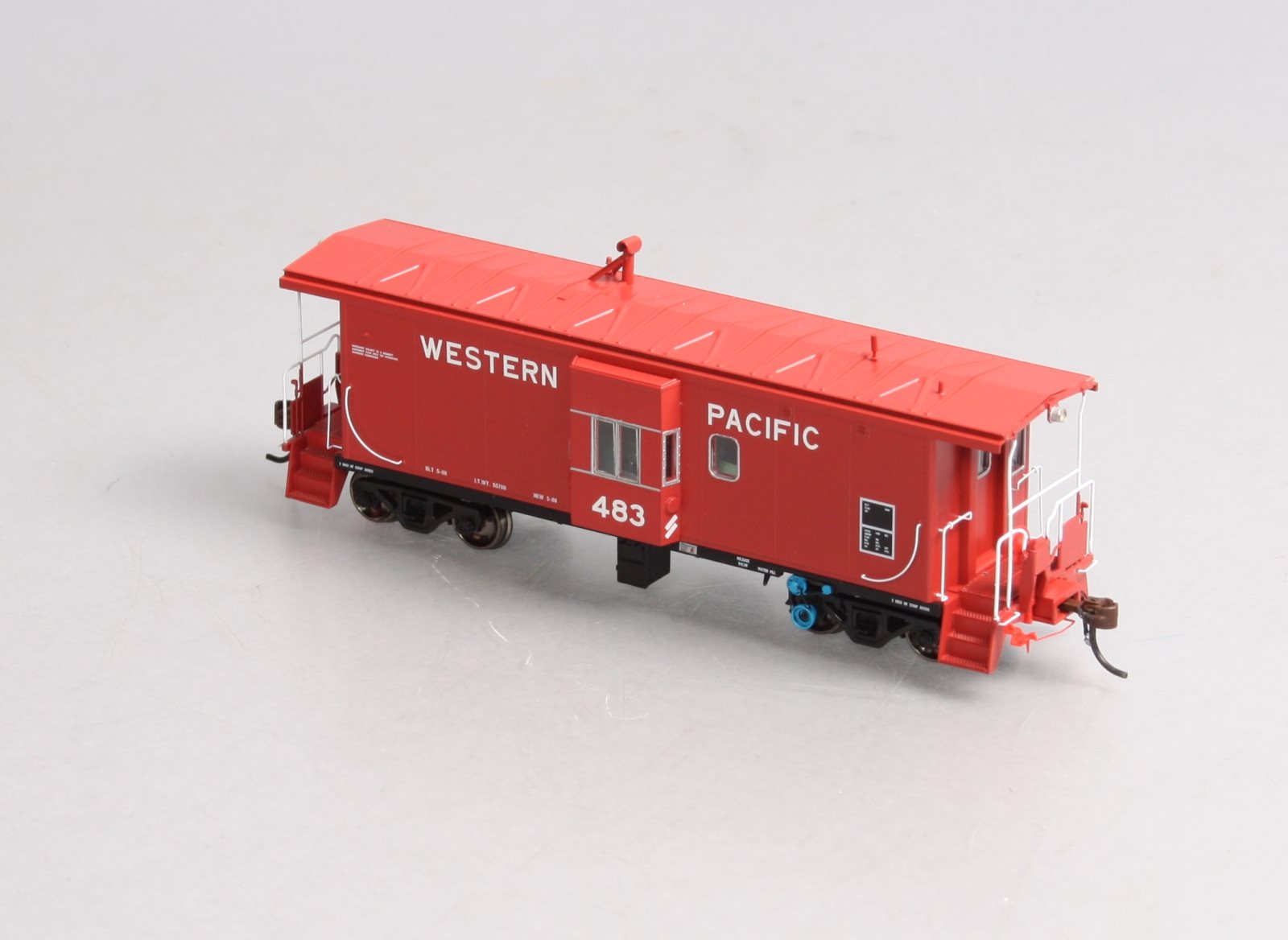 Athearn G63032 HO Genesis Western Pacific 481 Bay Window Caboose W/Lights#483