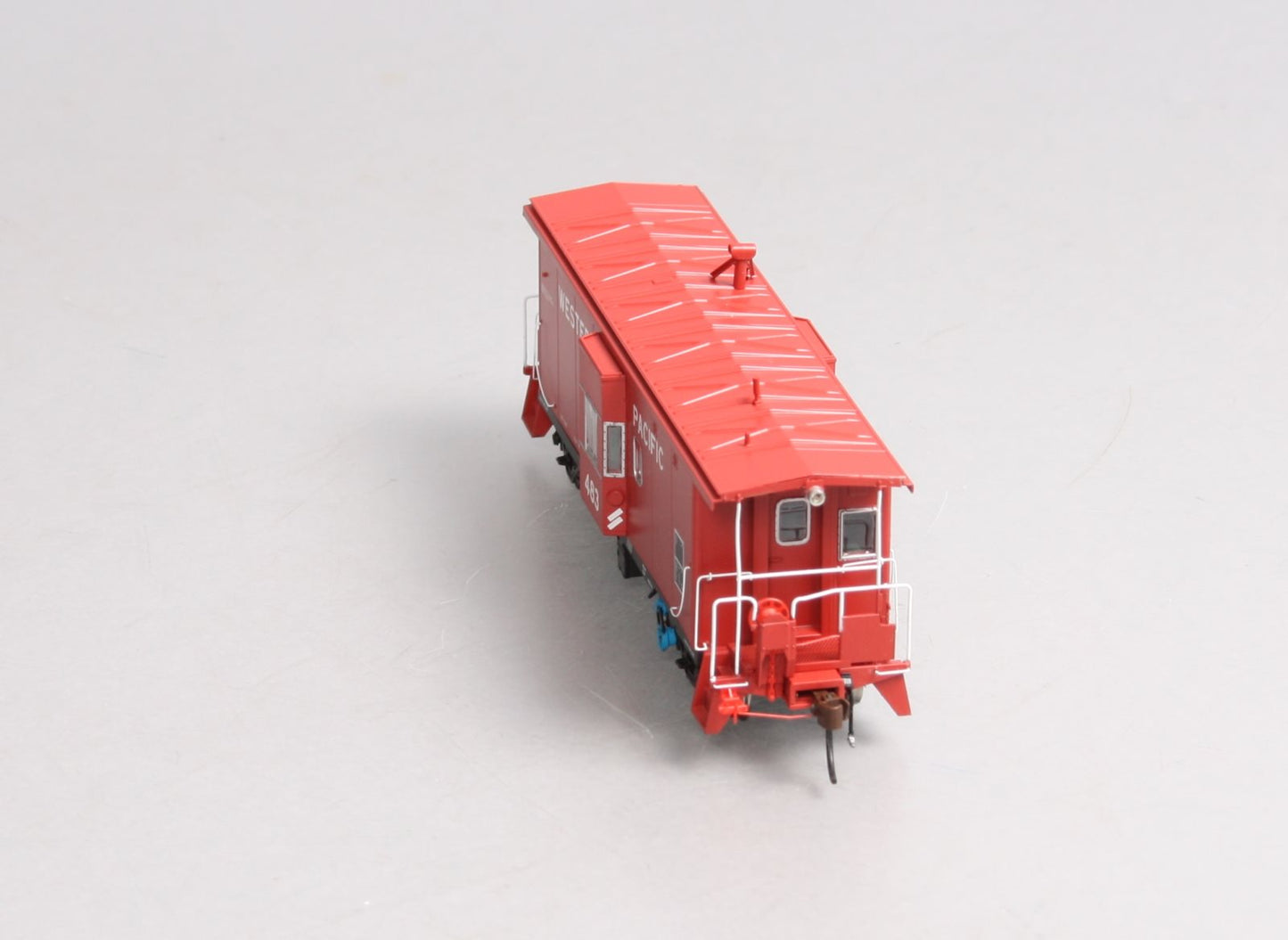 Athearn G63032 HO Genesis Western Pacific 481 Bay Window Caboose W/Lights#483