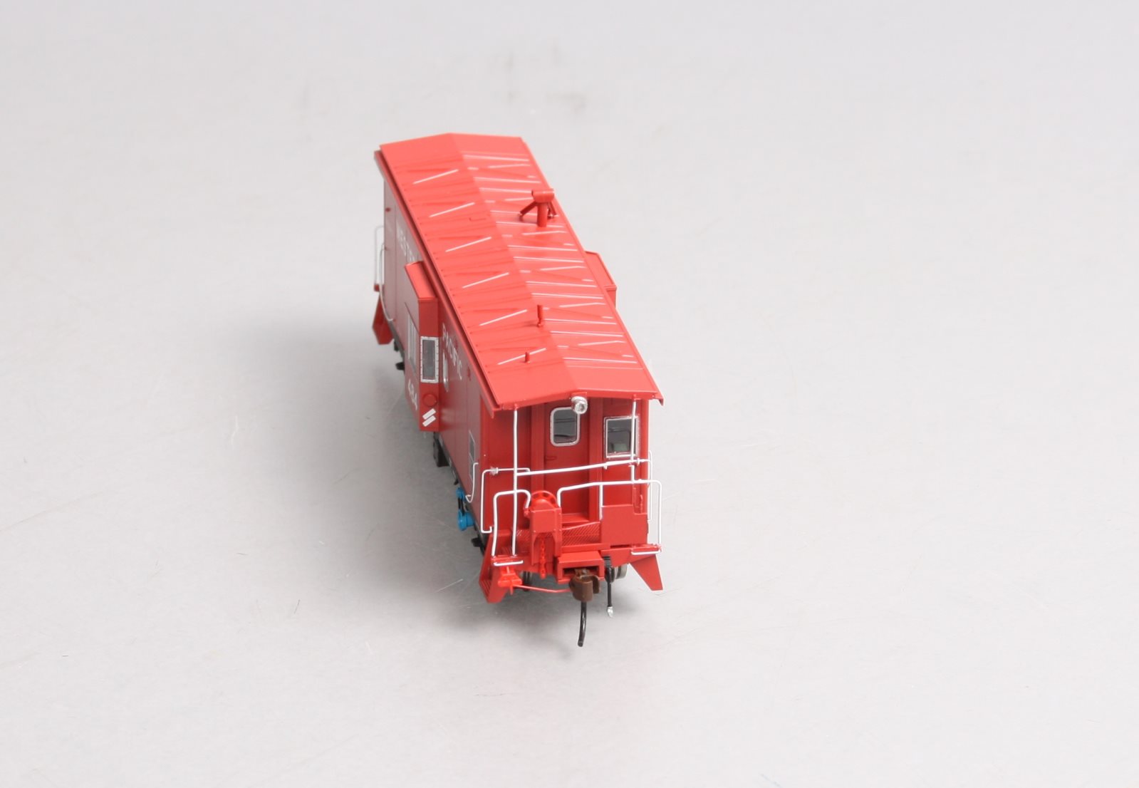 Athearn G63033 HO Genesis Western Pacific 481ClasBay Window Caboose W/Lights#484