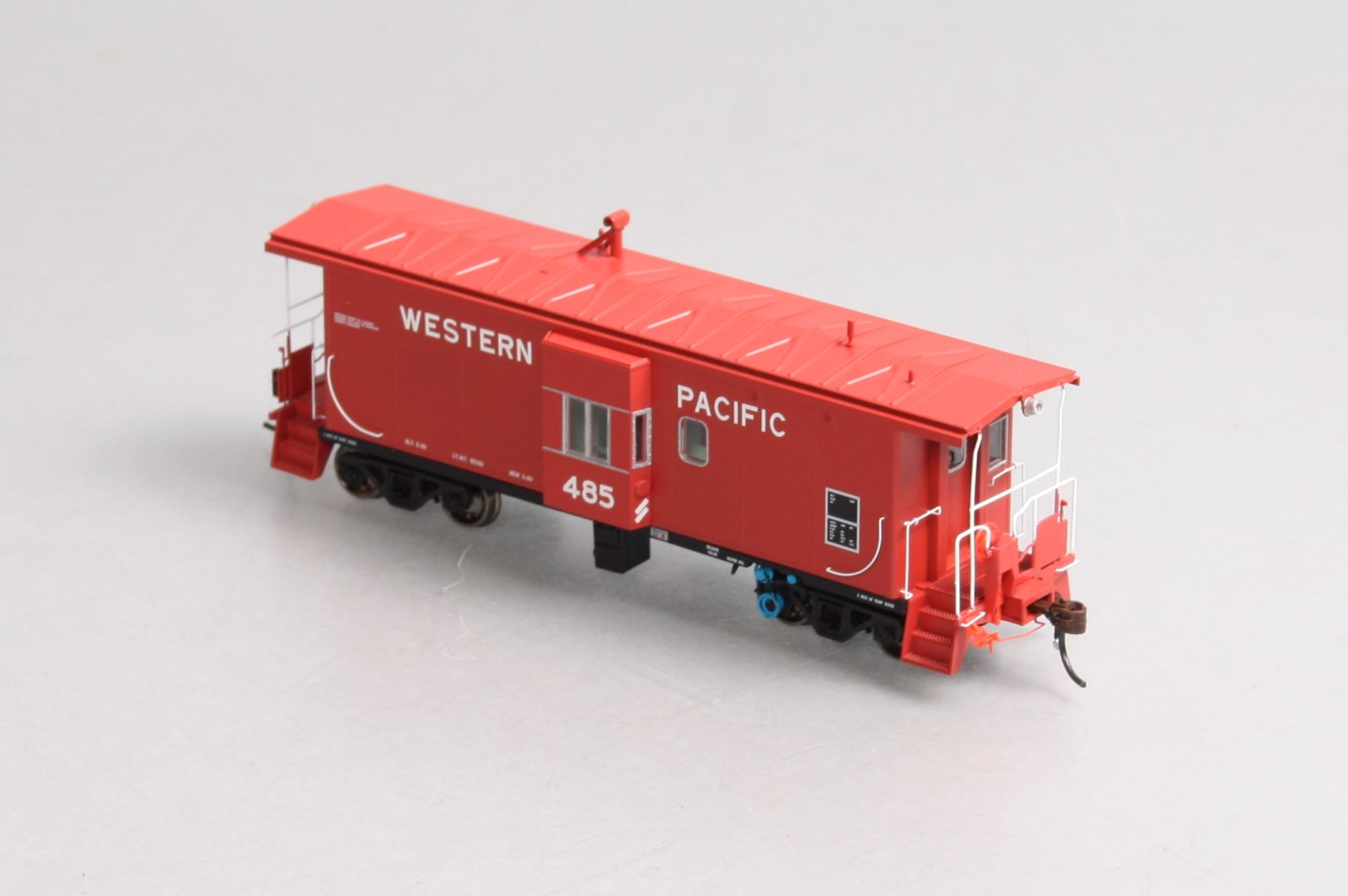 Athearn G63034 Genesis HO Western Pacific Bay Window Caboose W/Lights #485