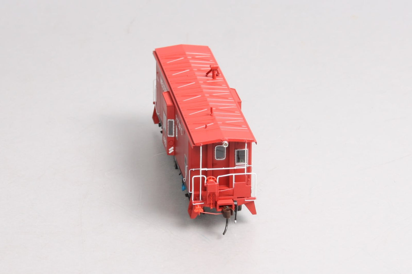 Athearn G63034 Genesis HO Western Pacific Bay Window Caboose W/Lights #485