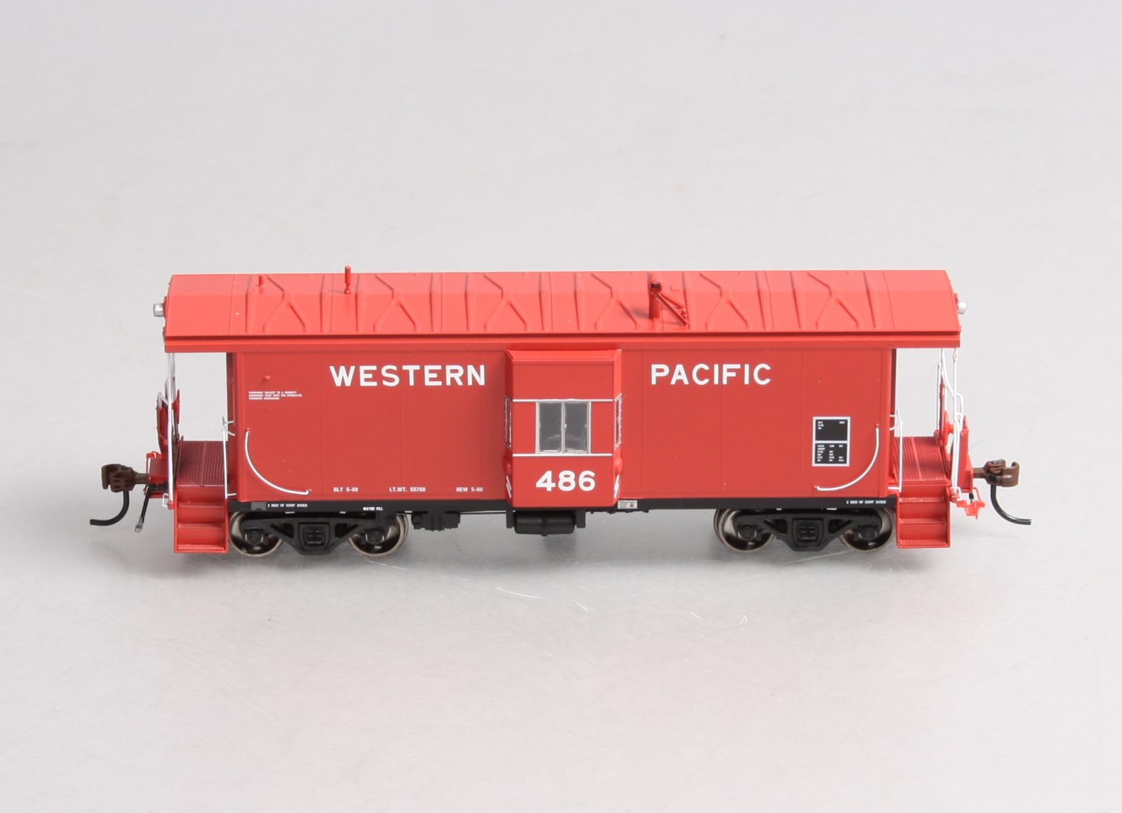 Athearn G63035 HO Genesis Western Pacific Bay Window Caboose W/Lights #486