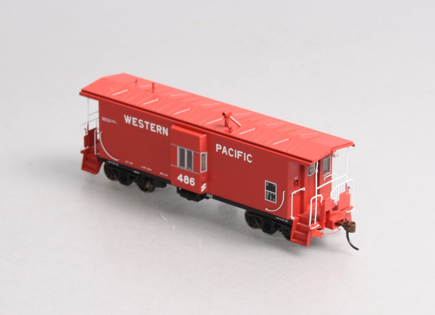 Athearn G63035 HO Genesis Western Pacific Bay Window Caboose W/Lights #486