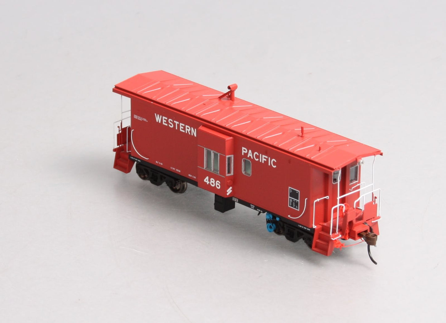 Athearn G63035 HO Genesis Western Pacific Bay Window Caboose W/Lights #486