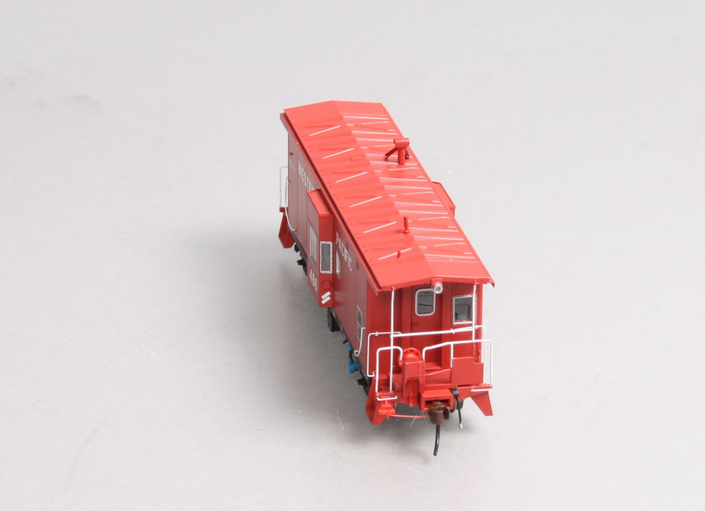 Athearn G63035 HO Genesis Western Pacific Bay Window Caboose W/Lights #486