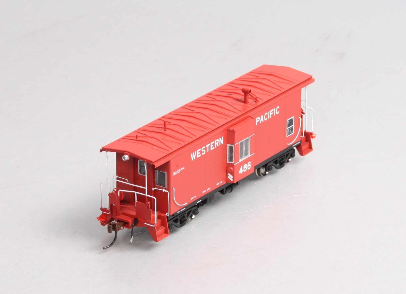 Athearn G63035 HO Genesis Western Pacific Bay Window Caboose W/Lights #486