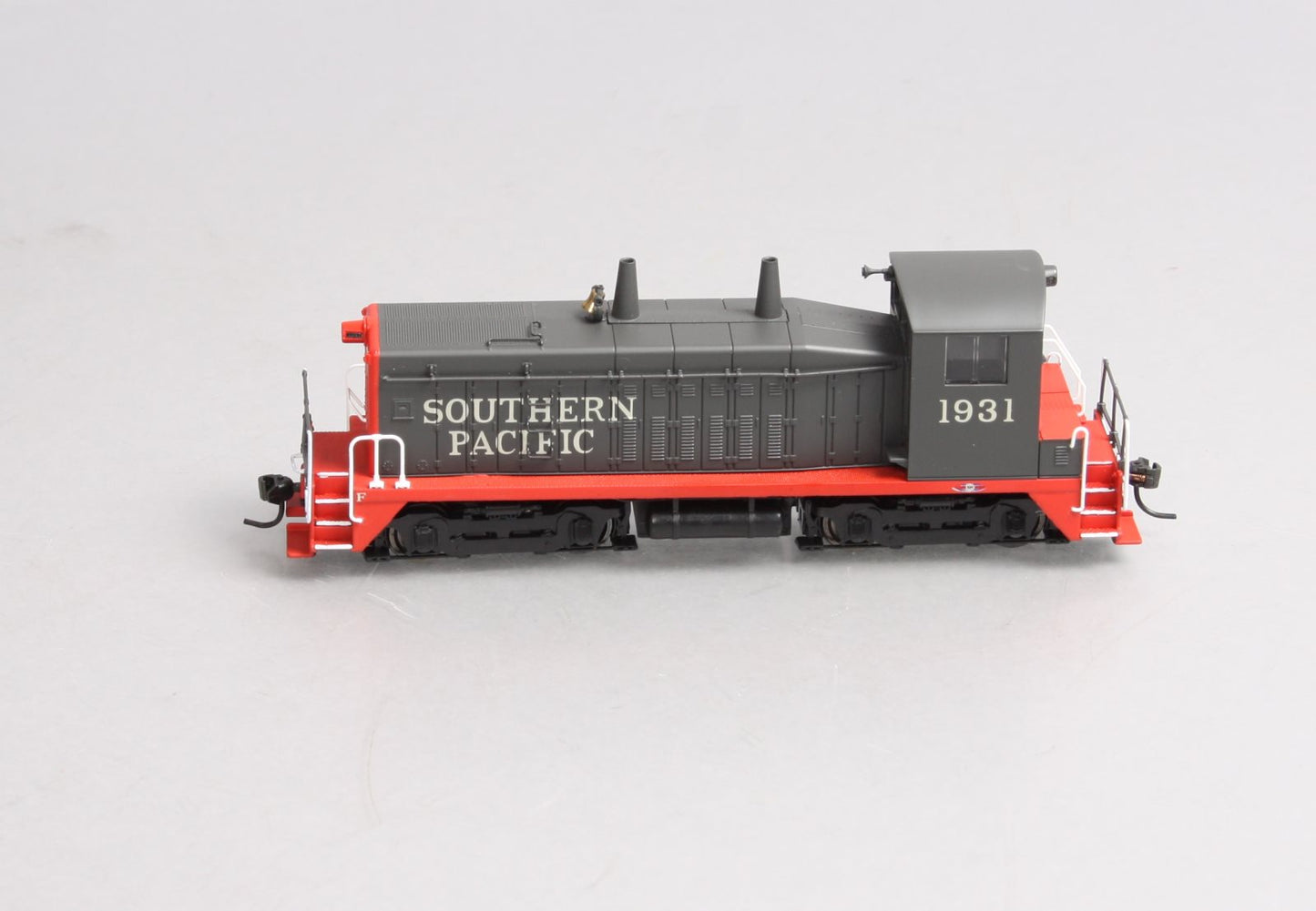 Broadway Limited 640 HO Southern Pacific Diesel EMD NW2 Phase V Switcher #1931