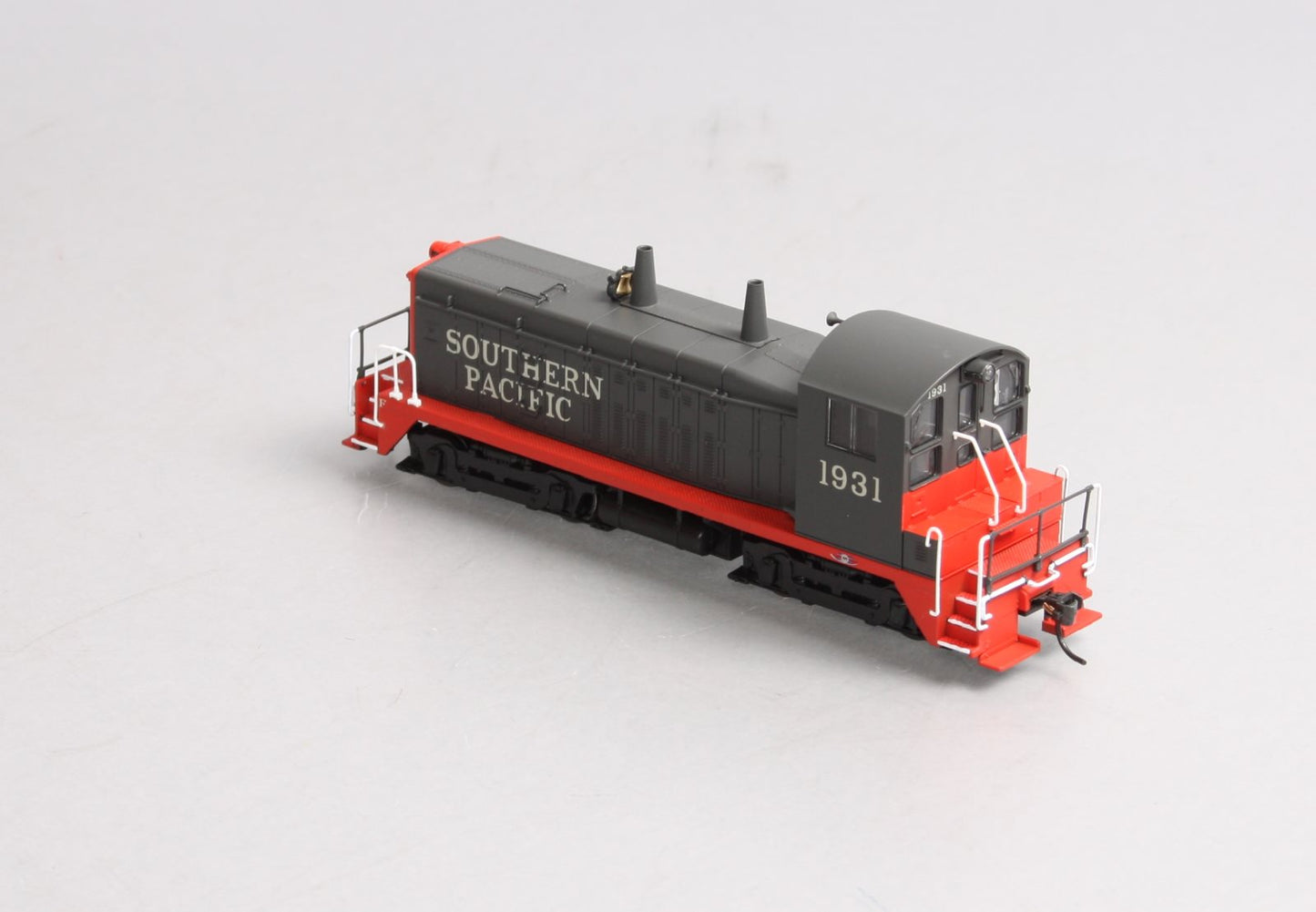 Broadway Limited 640 HO Southern Pacific Diesel EMD NW2 Phase V Switcher #1931