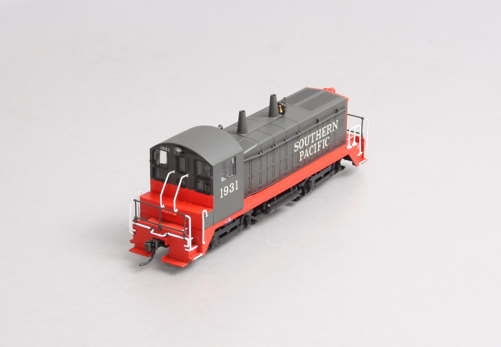 Broadway Limited 640 HO Southern Pacific Diesel EMD NW2 Phase V Switcher #1931
