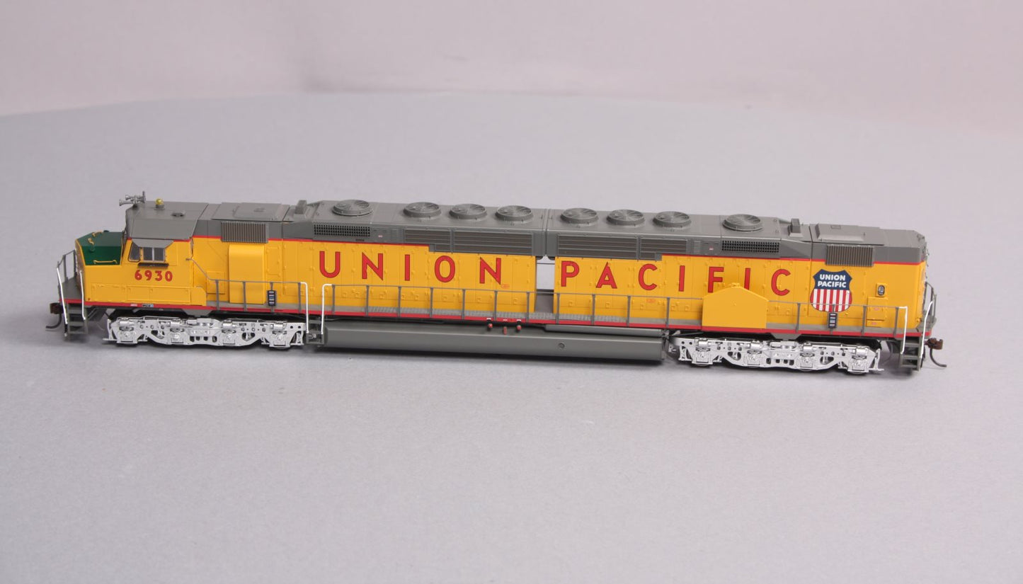 Athearn G69557 HO Union Pacific DDA40X Diesel Locomotive with DCC & Sound #6930