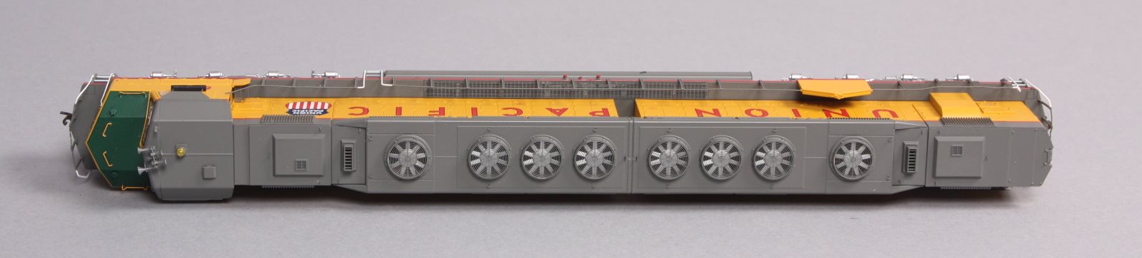 Athearn G69555 HO DDA40X w/DCC & Sound, UP #6913
