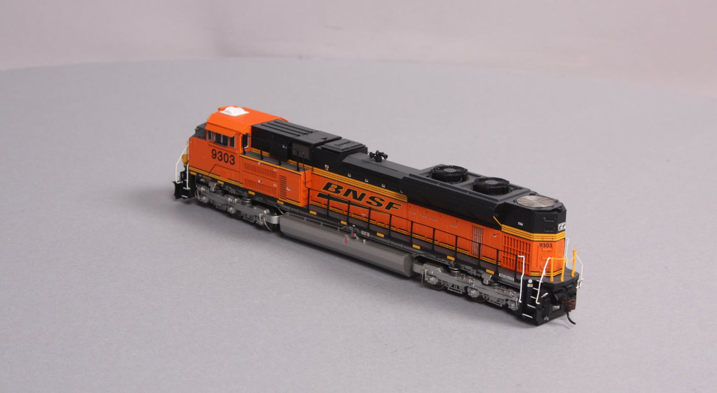 Athearn G68615 HO Scale BNSF SD70ACe Diesel Locomotive w/ DCC & Sound #9303