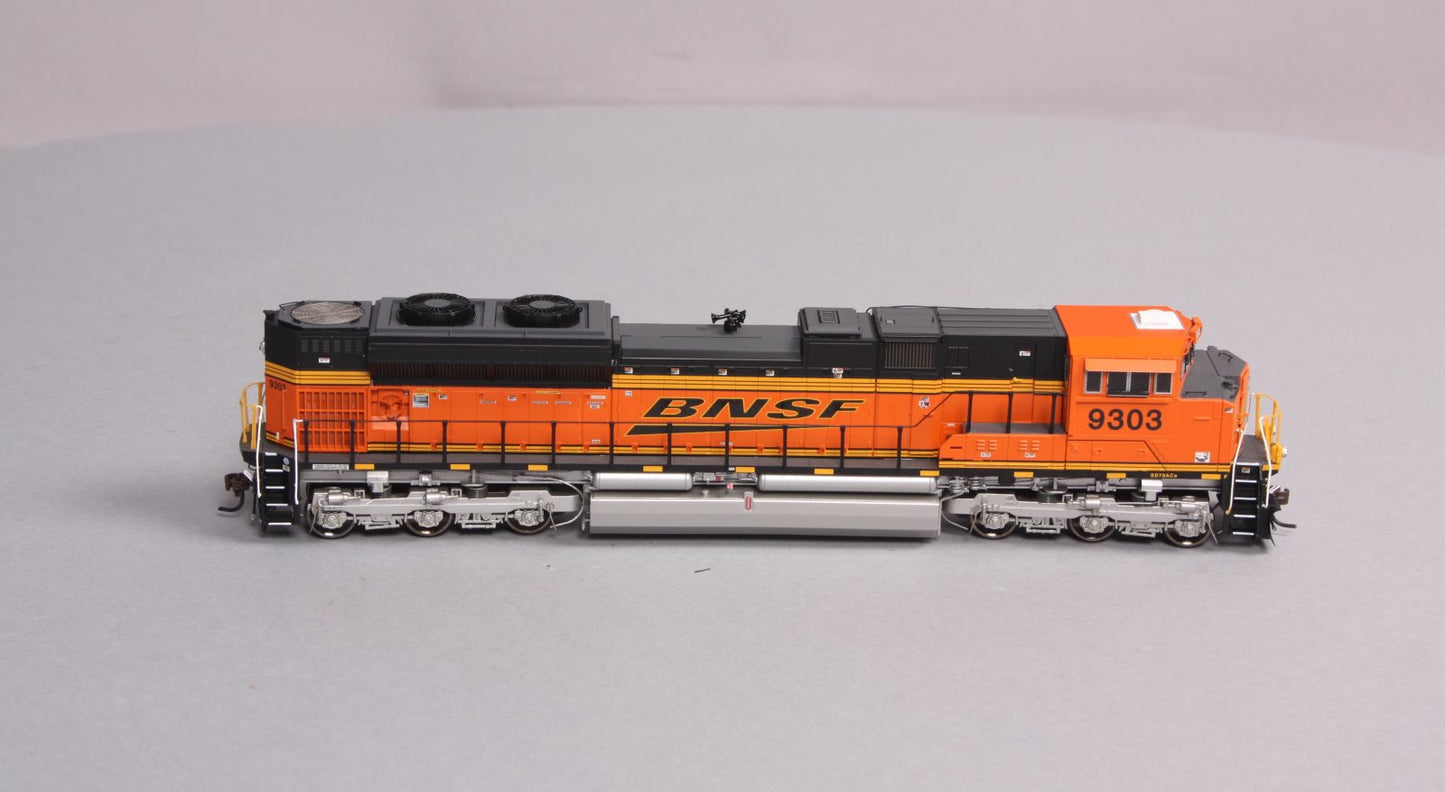 Athearn G68615 HO Scale BNSF SD70ACe Diesel Locomotive w/ DCC & Sound #9303