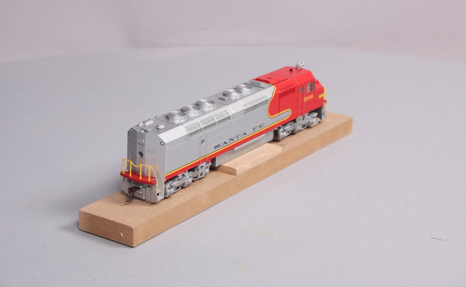 Locomotive Diesel Athearn 4581 HO - Santa Fe 3841 - GP50 Phase II - Occasion