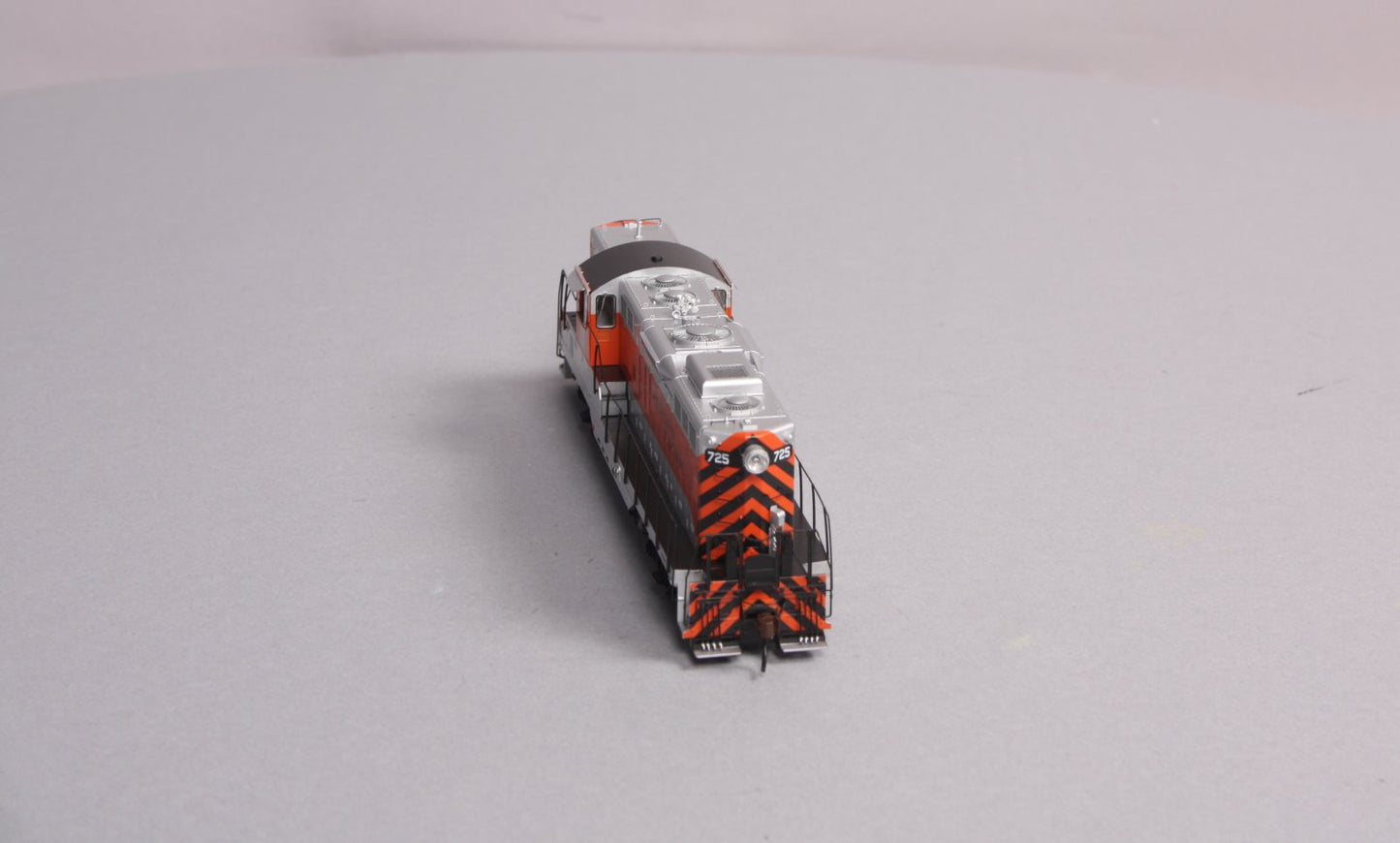 Athearn G62447 HO Western Pacific GP9 Diesel Locomotive #725