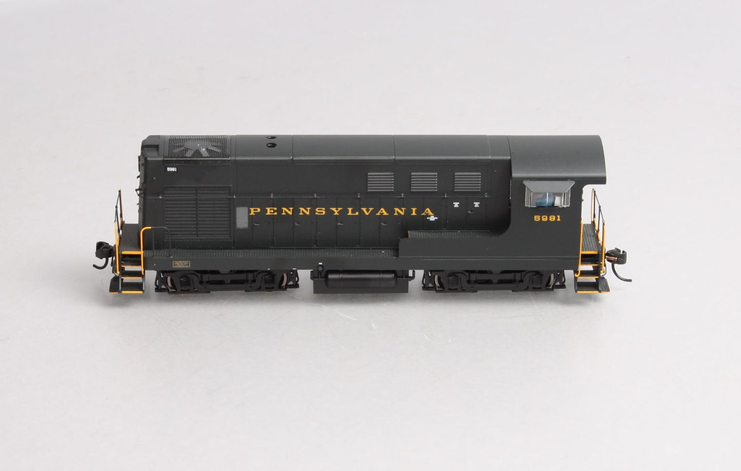 Walthers 920-47831 HO PRR Fairbanks-Morse H10-44 - Standard DC #5981