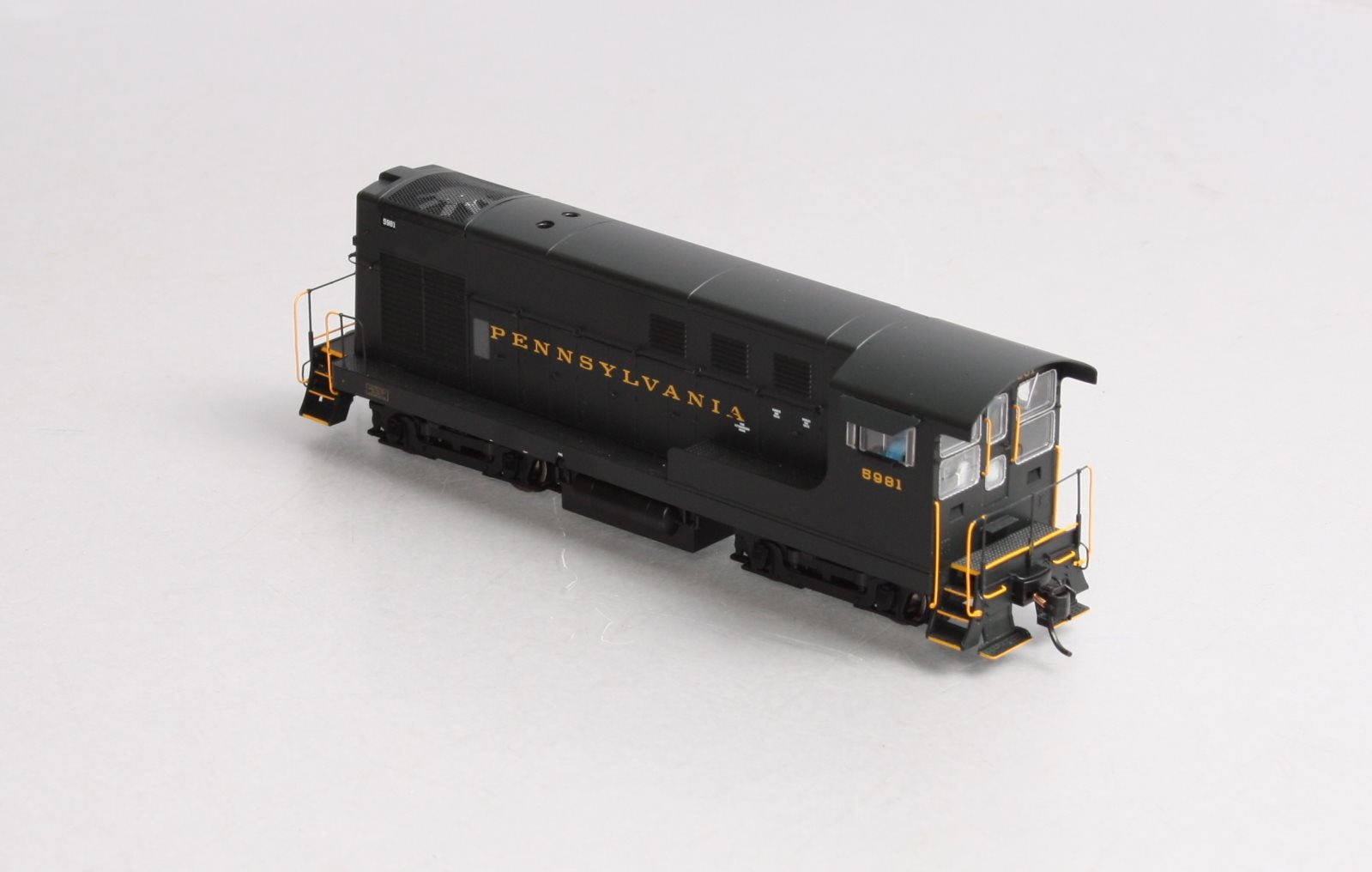 Walthers 920-47831 HO PRR Fairbanks-Morse H10-44 - Standard DC #5981