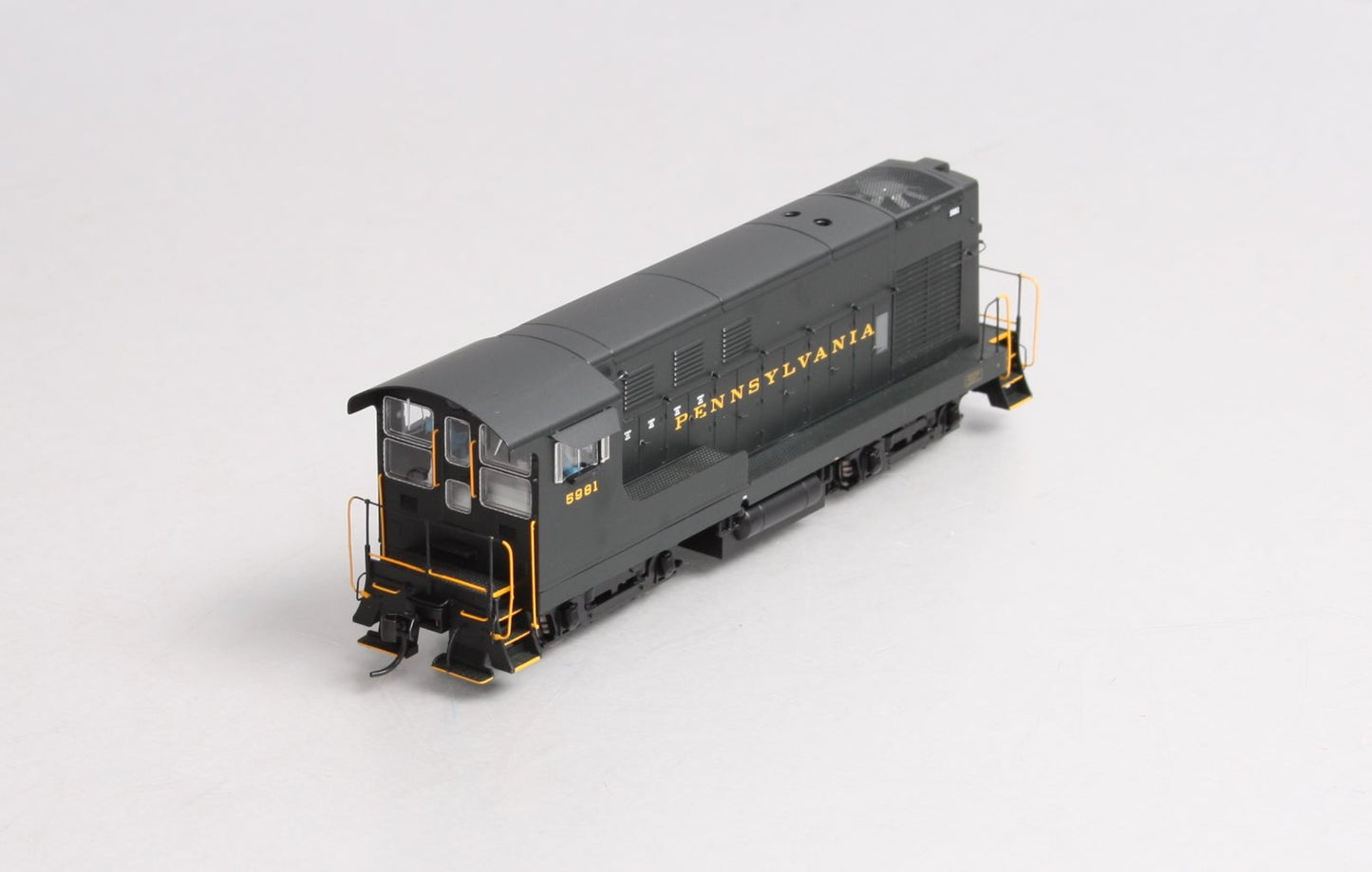 Walthers 920-47831 HO PRR Fairbanks-Morse H10-44 - Standard DC #5981