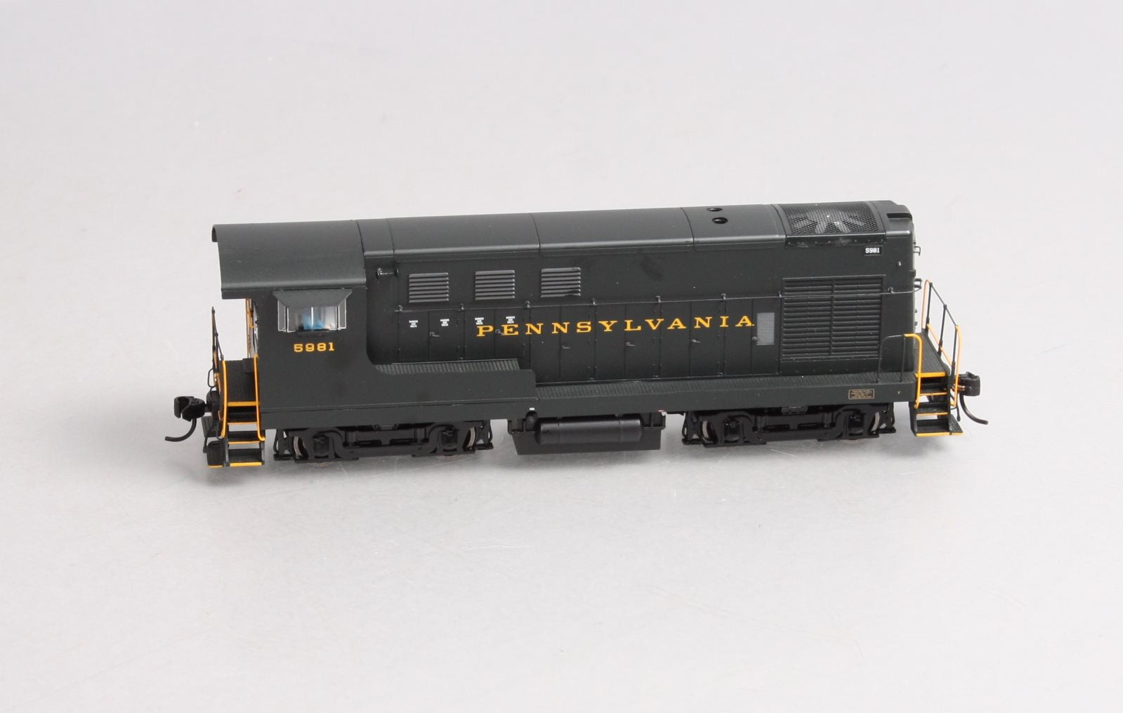 Walthers 920-47831 HO PRR Fairbanks-Morse H10-44 - Standard DC #5981