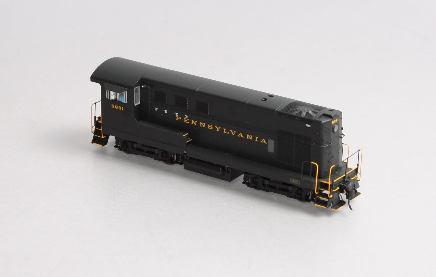 Walthers 920-47831 HO PRR Fairbanks-Morse H10-44 - Standard DC #5981
