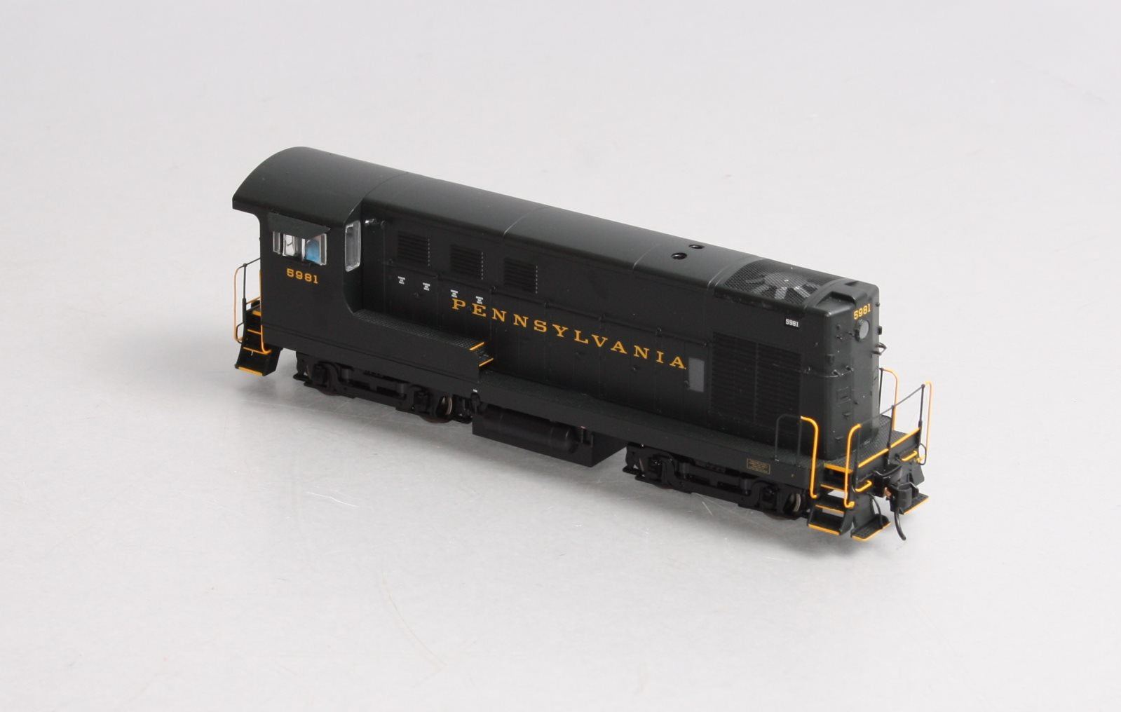 Walthers 920-47831 HO PRR Fairbanks-Morse H10-44 - Standard DC #5981
