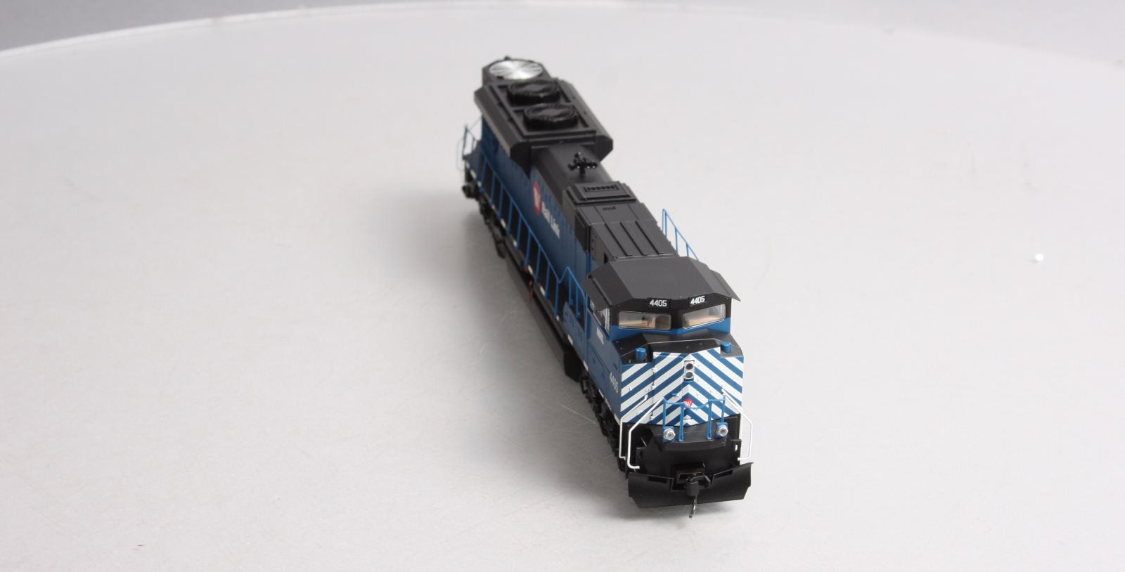Walthers 910-19830 HO Montana Rail Link EMD SD70ACe w/Sound & DCC #4405
