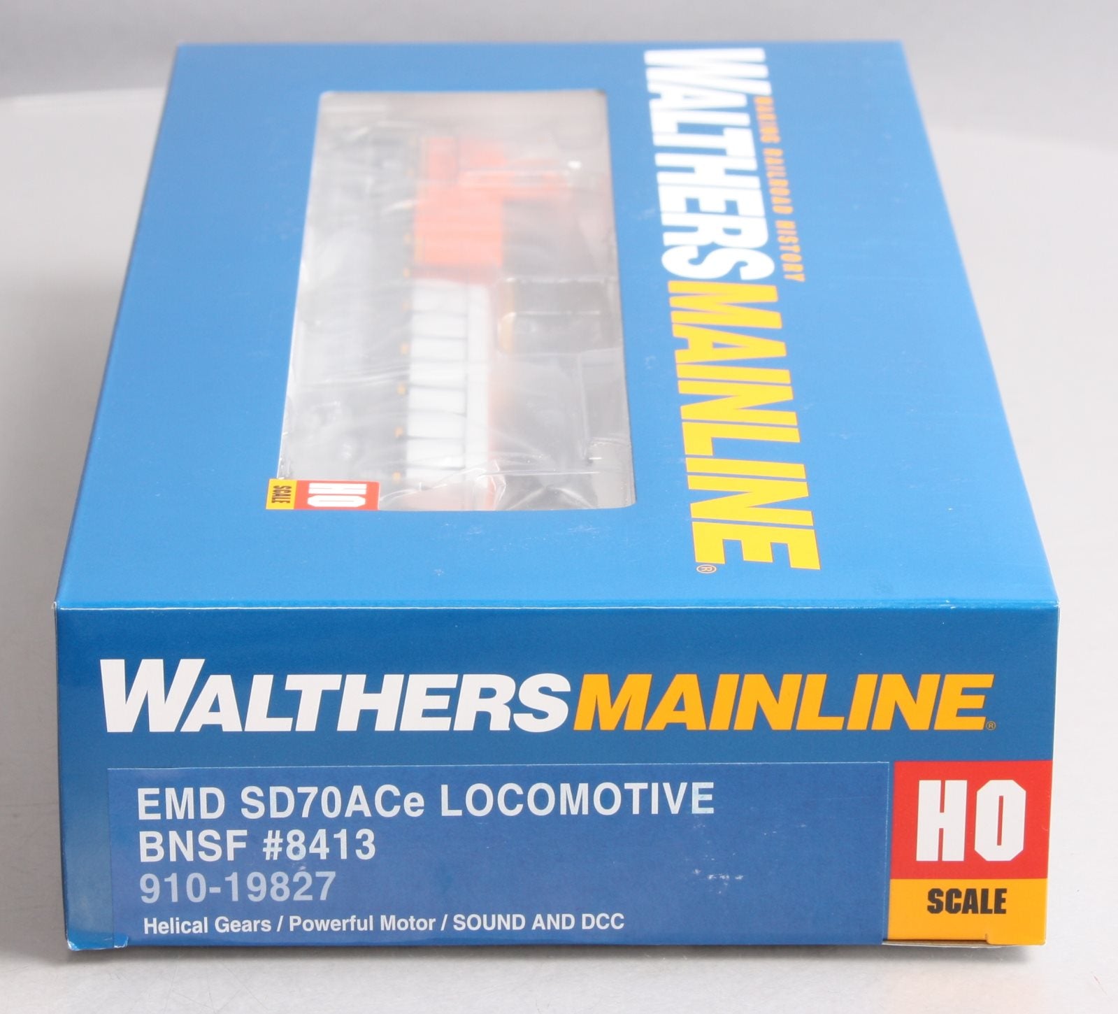 Walthers 910-19827 HO Bur Northern Santa Fe EMD SD70ACe w/Sound & DCC #8413