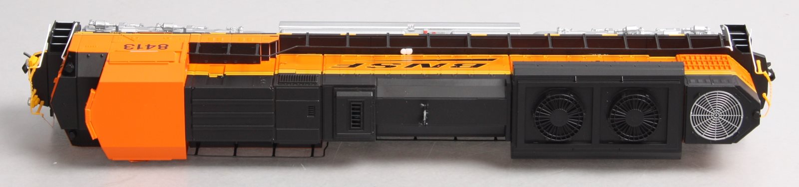 Walthers 910-19827 HO Bur Northern Santa Fe EMD SD70ACe w/Sound & DCC #8413