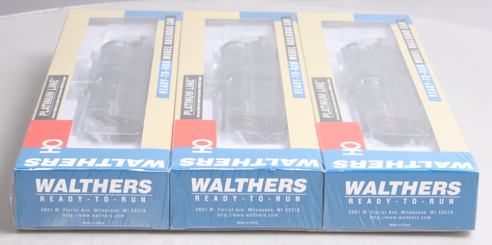 Walthers 932-341170 HO Scale CGTX Trinity 30,145 Gallon Tank Car (Pack of 3)