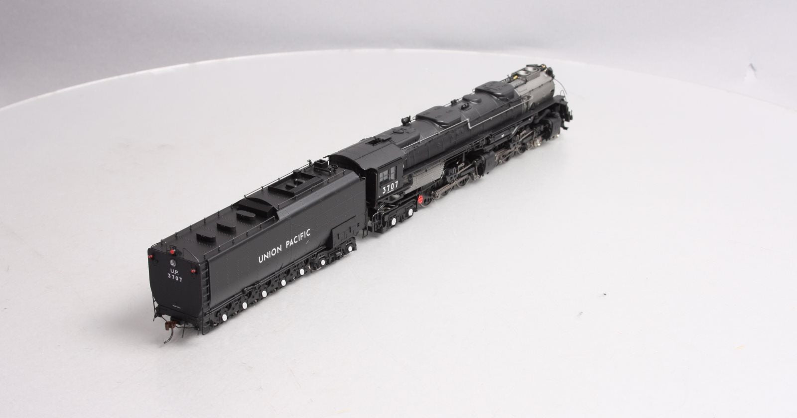 Athearn G97223 HO UP Challenger 4-6-6-4 Steam Locomotive w/DCC & Sound #3707