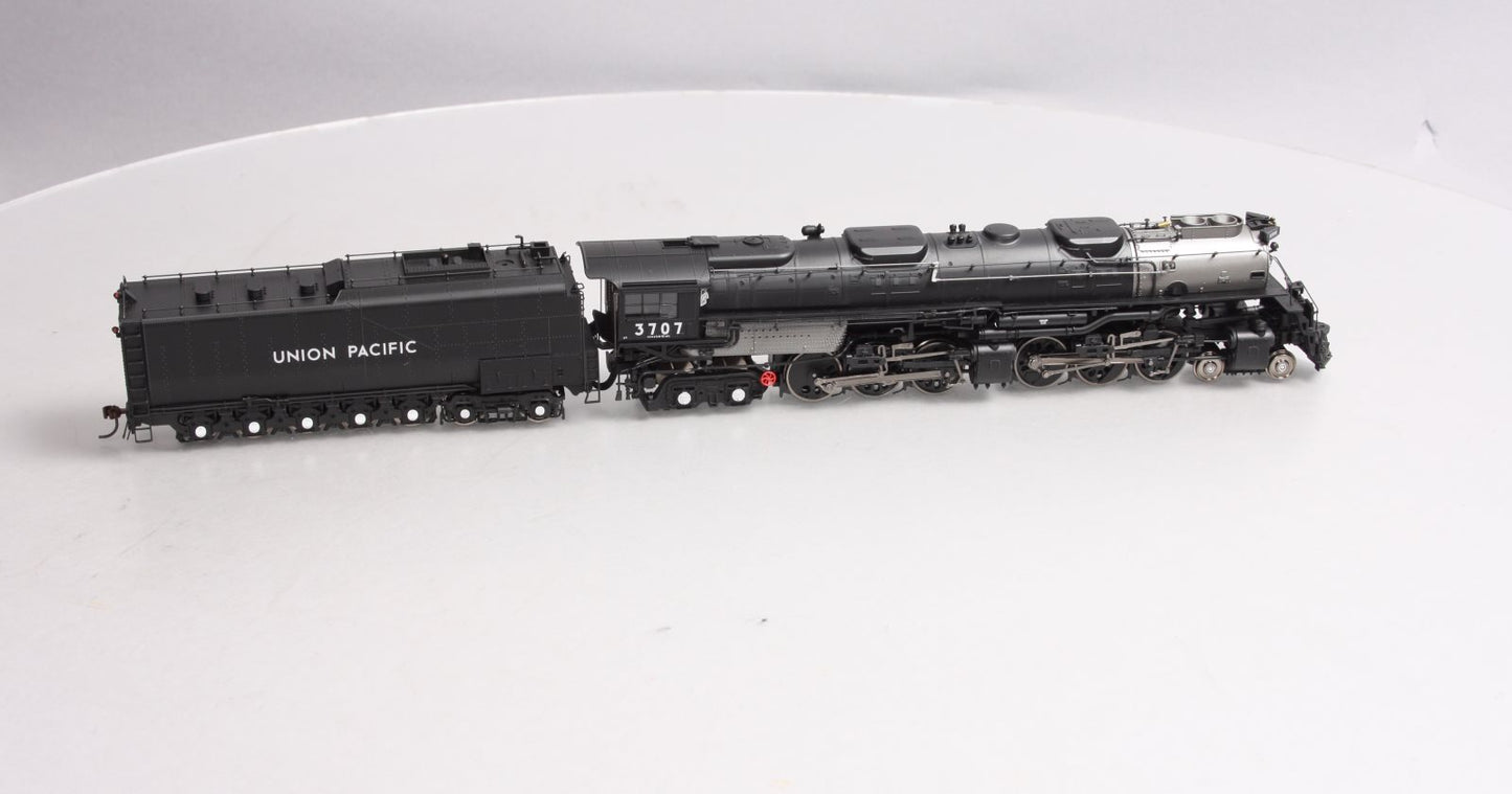 Athearn G97223 HO UP Challenger 4-6-6-4 Steam Locomotive w/DCC & Sound #3707