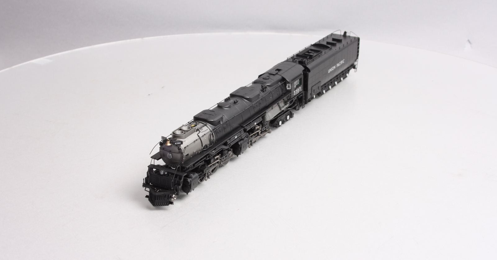 Athearn G97223 HO UP Challenger 4-6-6-4 Steam Locomotive w/DCC & Sound #3707