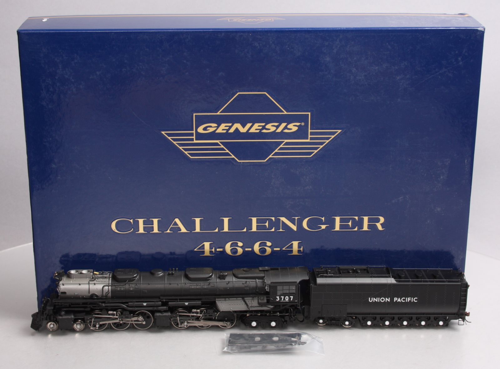 Athearn G97223 HO UP Challenger 4-6-6-4 Steam Locomotive w/DCC & Sound #3707