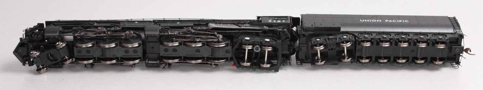 Athearn G97223 HO UP Challenger 4-6-6-4 Steam Locomotive w/DCC & Sound #3707