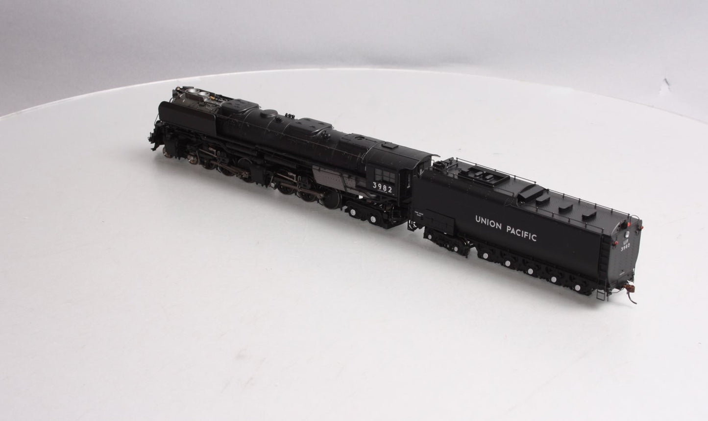 Athearn G97226 HO Scale UP 4-6-6-4 Steam Loco & Tender w/DCC/SND #3982
