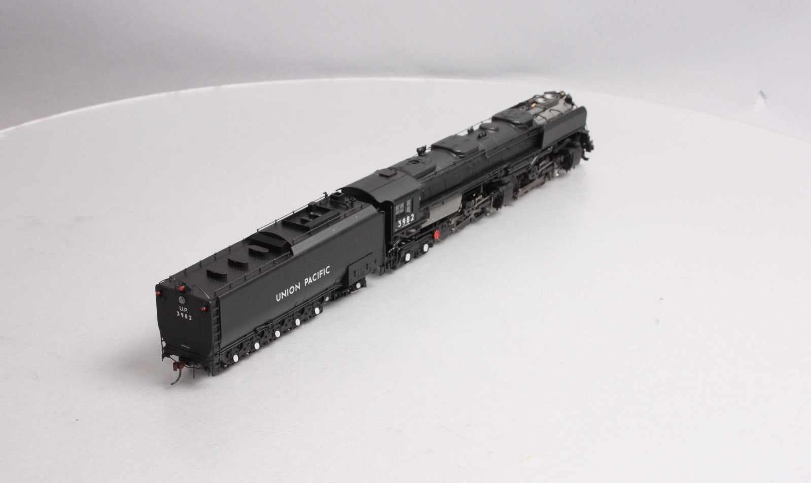 Athearn G97226 HO Scale UP 4-6-6-4 Steam Loco & Tender w/DCC/SND #3982