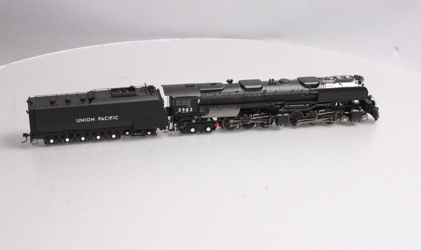 Athearn G97226 HO Scale UP 4-6-6-4 Steam Loco & Tender w/DCC/SND #3982
