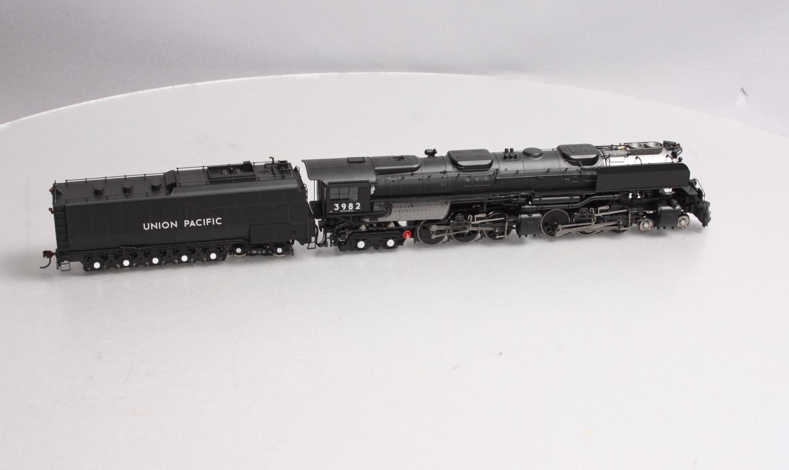 Athearn G97226 HO Scale UP 4-6-6-4 Steam Loco & Tender w/DCC/SND #3982