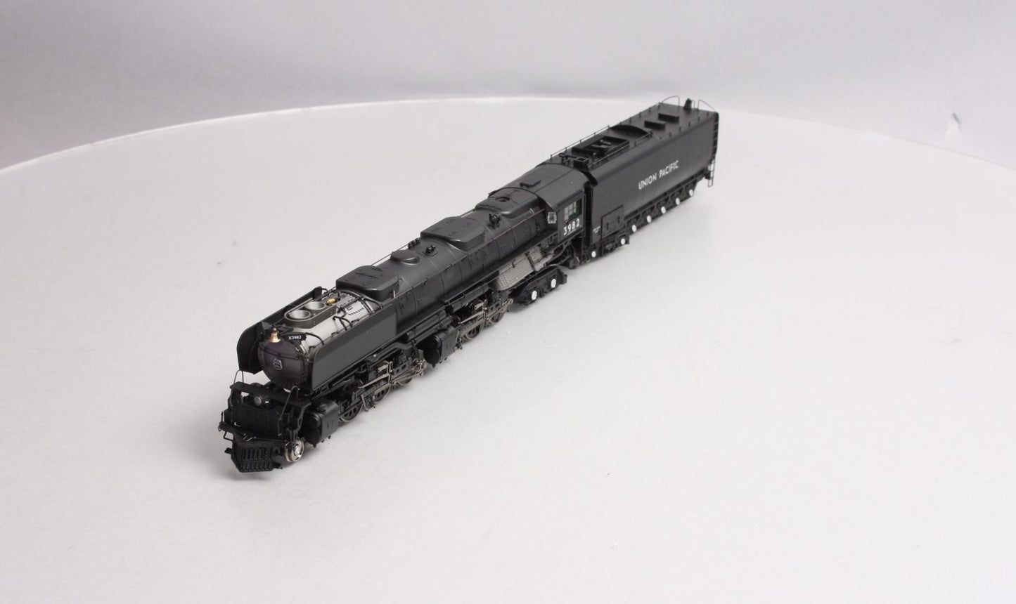 Athearn G97226 HO Scale UP 4-6-6-4 Steam Loco & Tender w/DCC/SND #3982