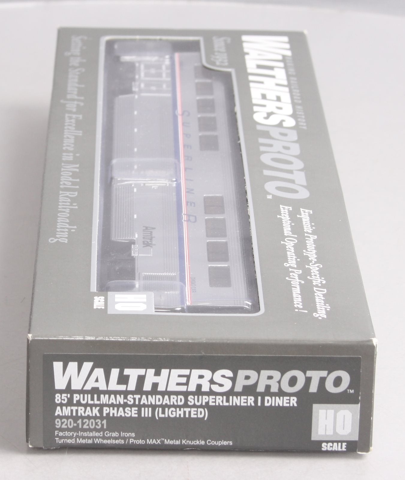 Walthers 920-12031 HO Amtrak 85' Pullman-Standard Superliner Diner Phase III