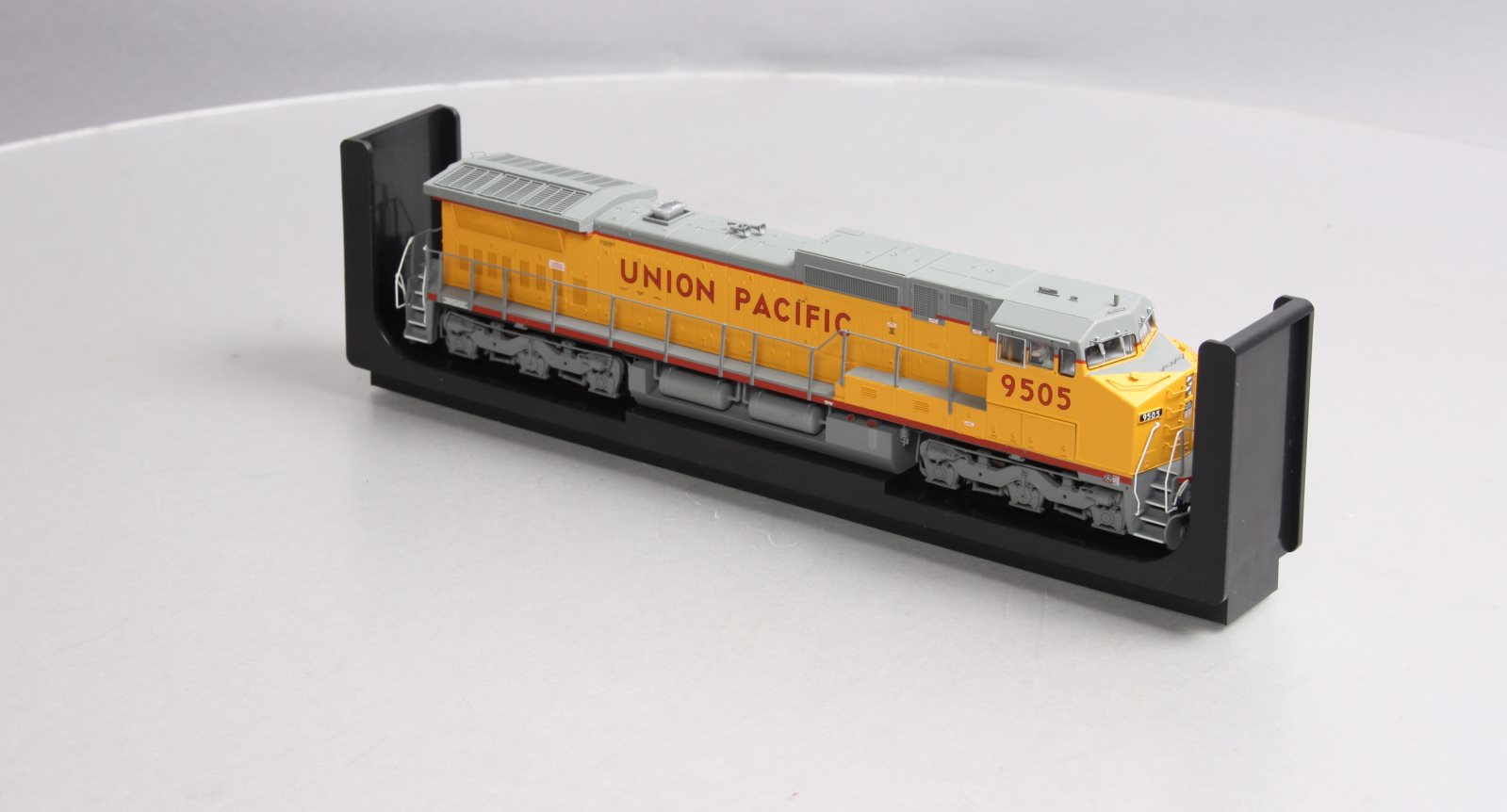 Atlas 10001242 Union Pacific 8-40CW Diesel Locomotive #9505