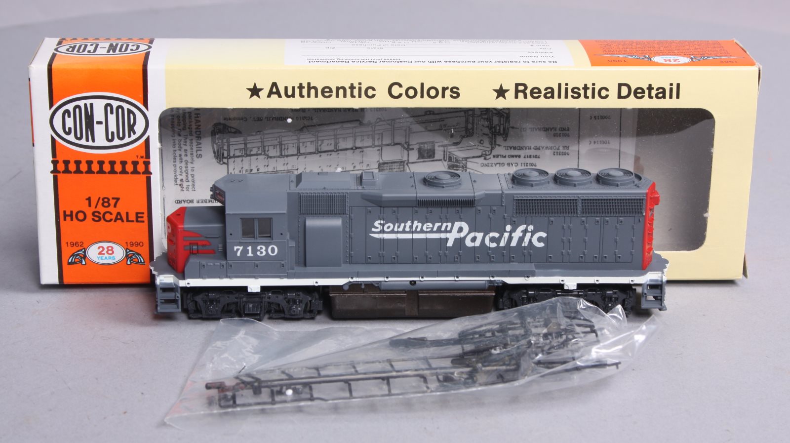 Con-Cor 0015-001022 HO Southern Pacific EMD GP40 Diesel Locomotive #7130