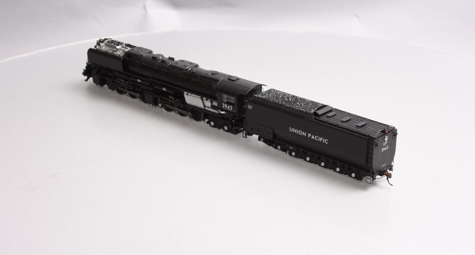 Athearn G9125 HO Union Pacific 4-6-6-4 Steam Locomotive w/DCC & Sound #3943