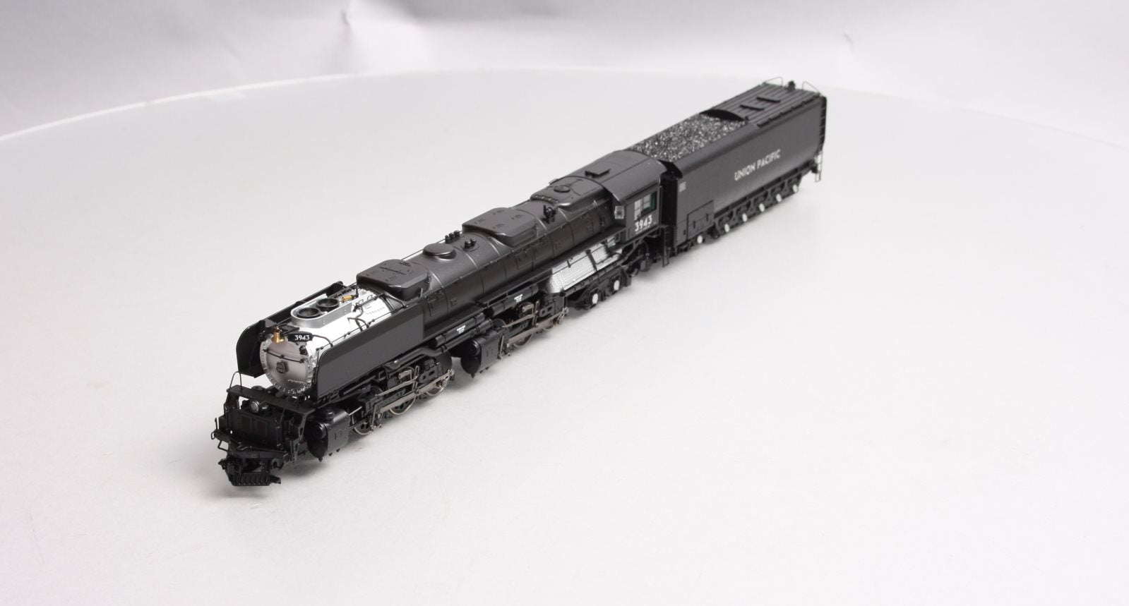 Athearn G9125 HO Union Pacific 4-6-6-4 Steam Locomotive w/DCC & Sound #3943