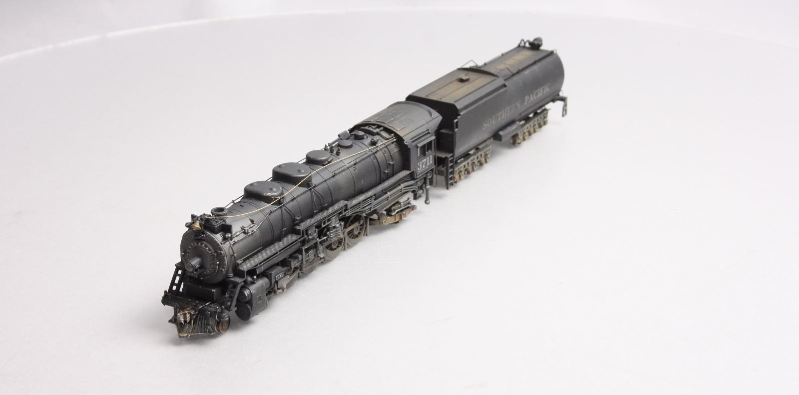 IHC 23416 HO Scale Southern Pacific 2-10-2 Steam Locomotive & Tender #3711