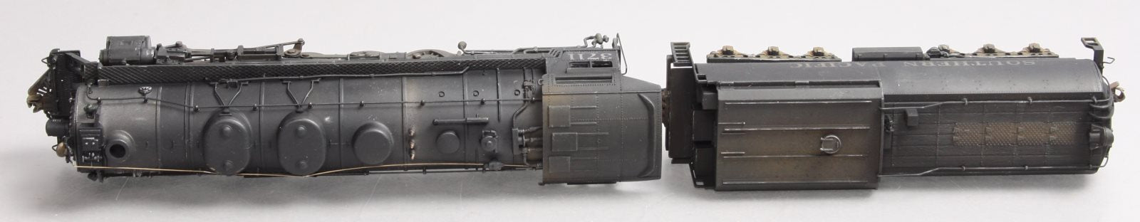 IHC 23416 HO Scale Southern Pacific 2-10-2 Steam Locomotive & Tender #3711