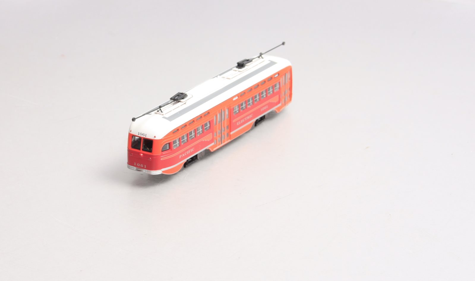 Bowser 12561 HO SF Pacific Electric PCC Streetcar #1061