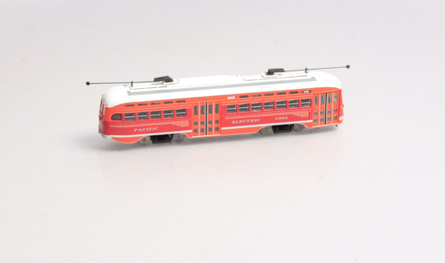 Bowser 12561 HO SF Pacific Electric PCC Streetcar #1061