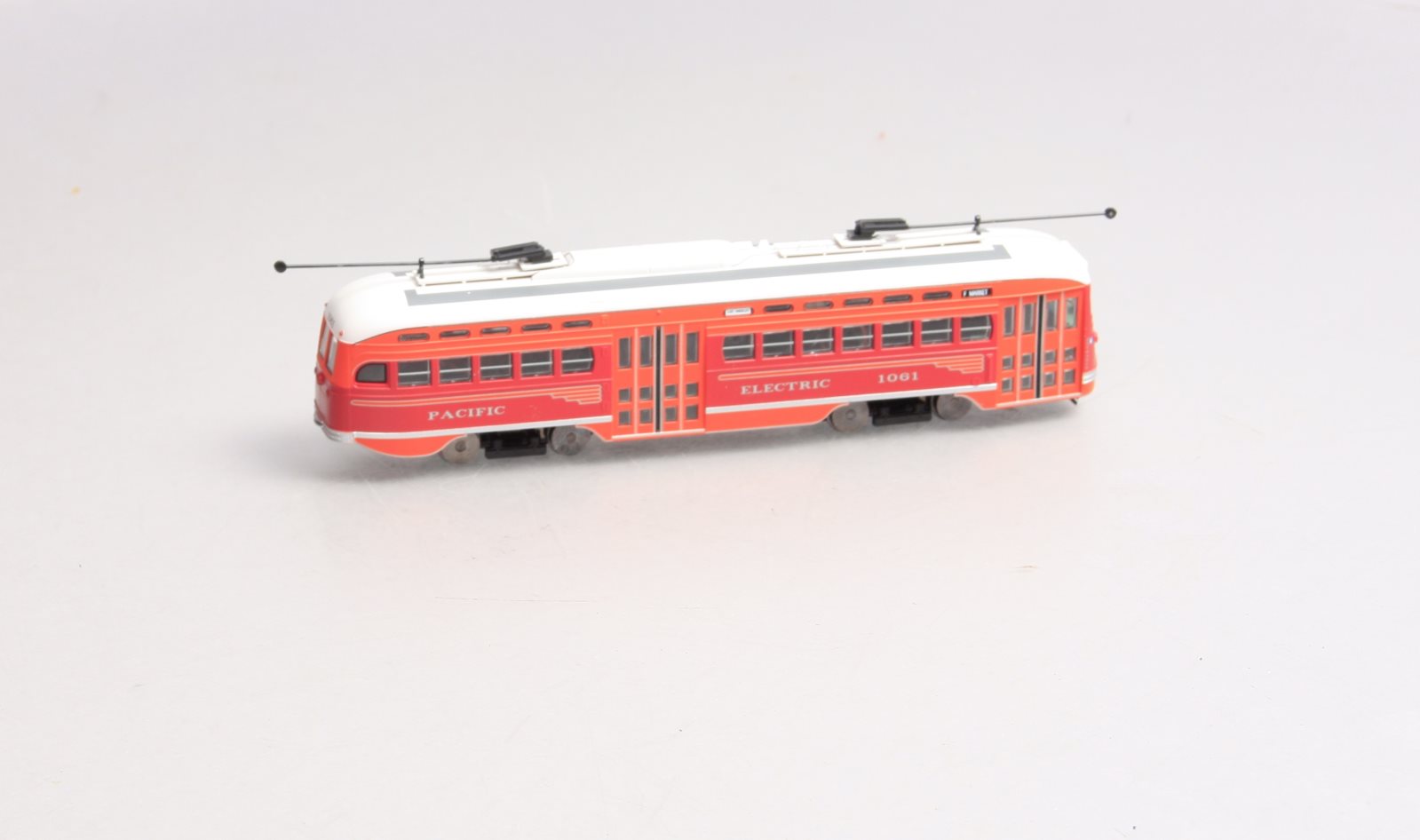 Bowser 12561 HO SF Pacific Electric PCC Streetcar #1061